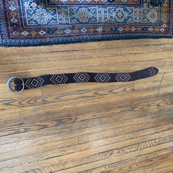 Brown studded belt fits medium - Picture 1 of 4